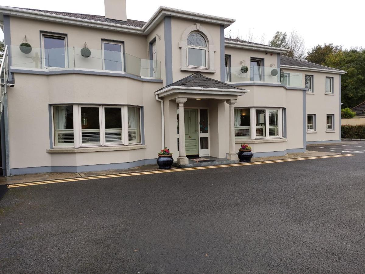 Ma Dwyer's Guest 3*